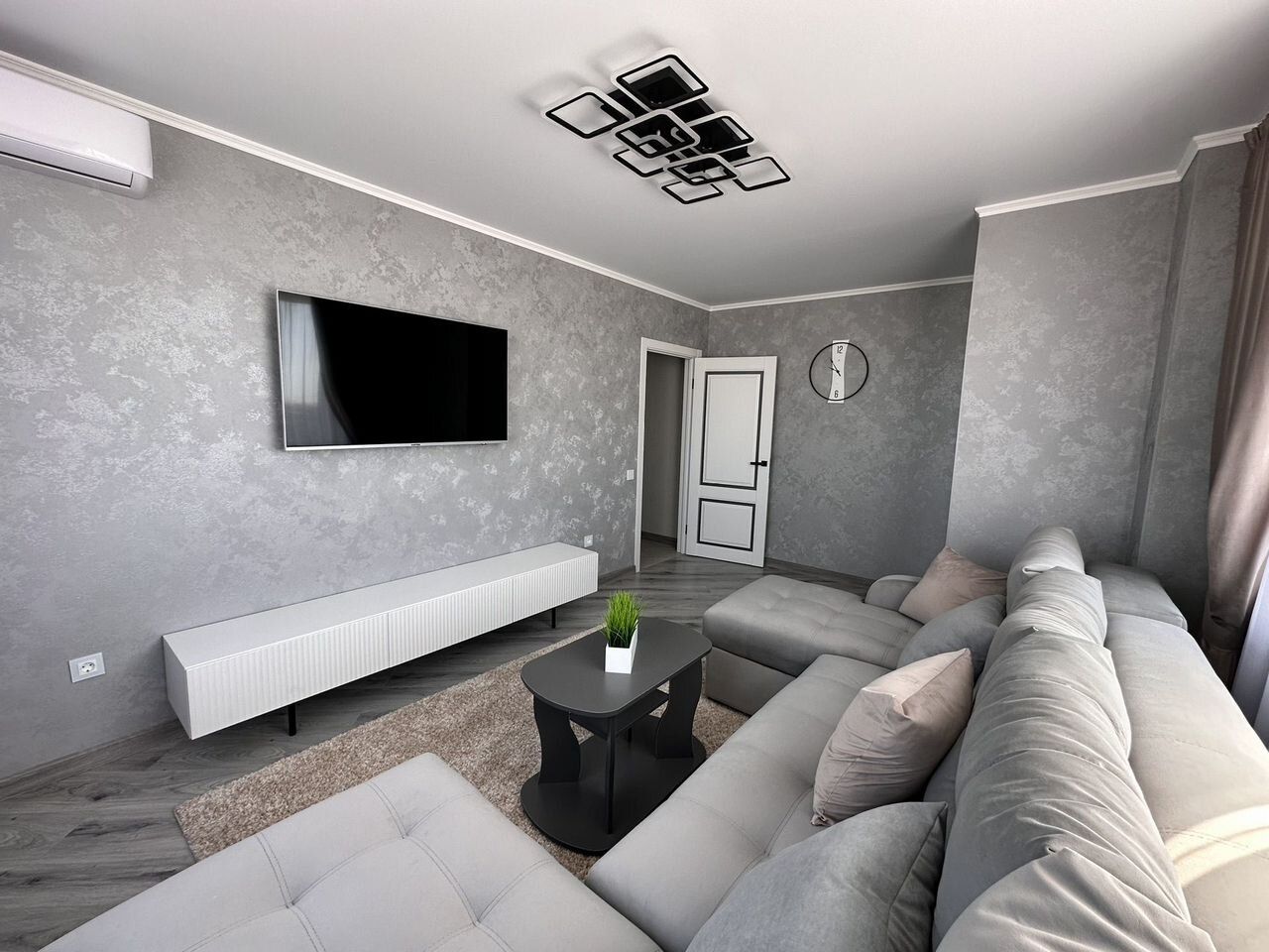 Квартира « ПAНОРAMНAЯ »cтилe LOFT!